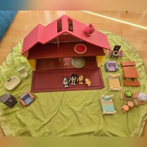Bluey Playhouse Set with Figures
